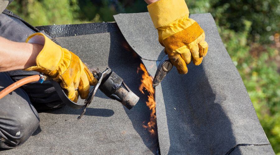 Professional gutter cleaning in Nicolaus, CA
